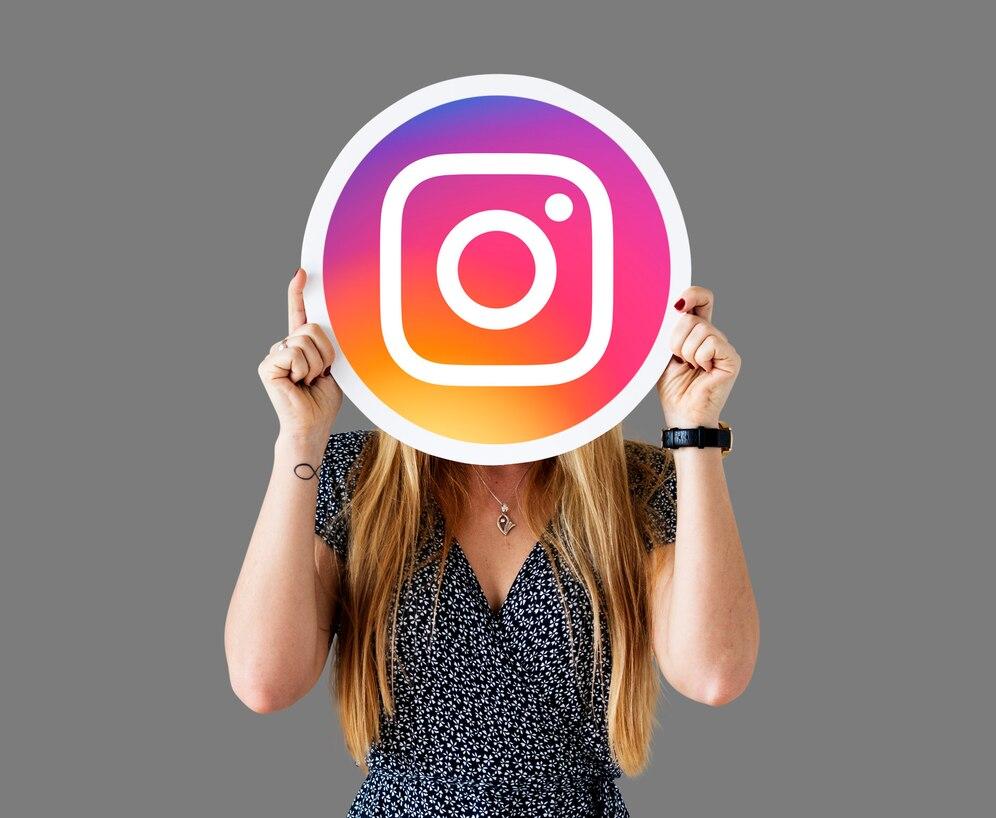 Scam on Instagram and Facebook: how to recognize a scammer among sellers